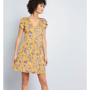 ModCloth yellow flower dress 🌿🌻
